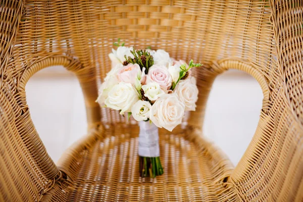 Rosas de buquê de casamento nupcial — Fotografia de Stock