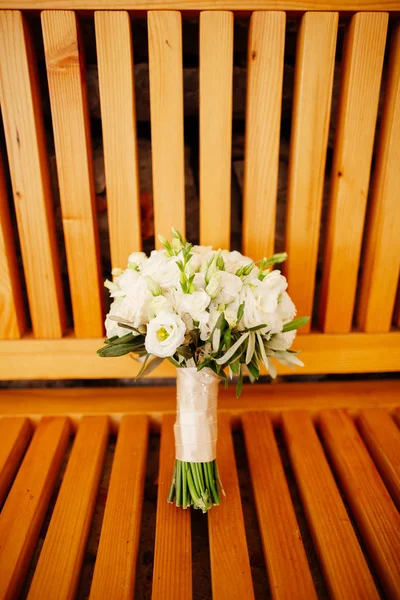Svatební svatební kytice růží — Stock fotografie