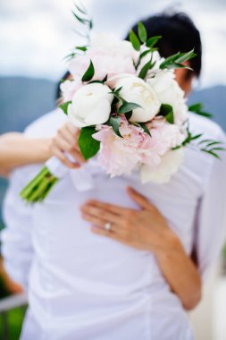 Düğün buketi orkide ve peonies