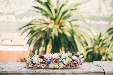 Düğün buketi ve çiçek dekorasyon