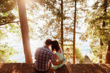 güzel çift birlikte seyahat