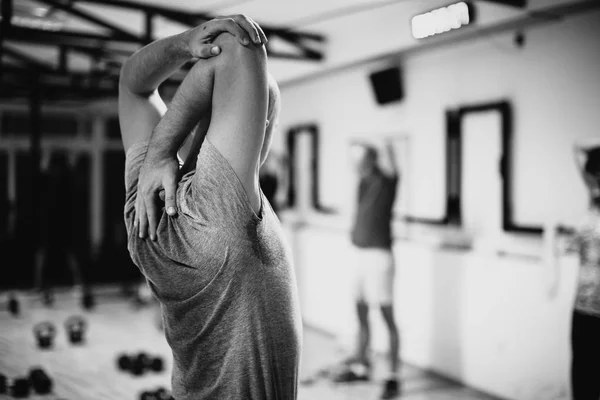 Entrenamiento en grupo crossfit — Foto de Stock