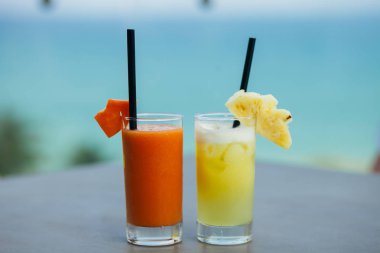 ananas kokteyli ve karpuz kokteyl