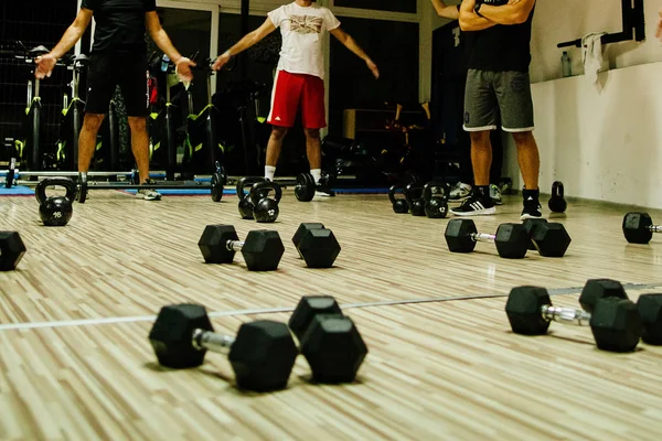 Entrenamiento de fitness en grupo —  Fotos de Stock