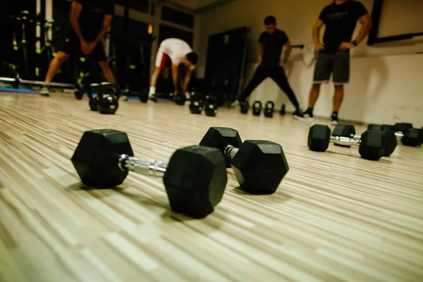 Treinamento de fitness em grupo — Fotografia de Stock