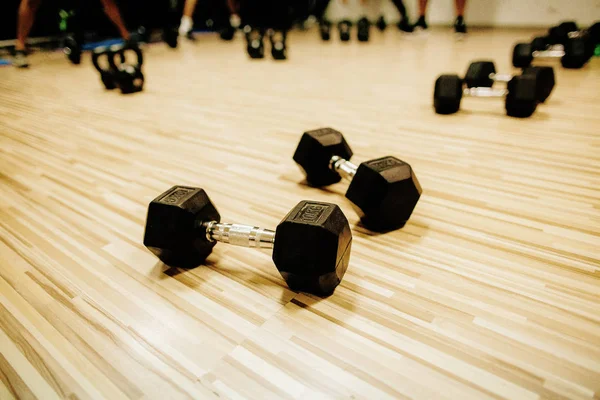 Treinamento de fitness em grupo — Fotografia de Stock