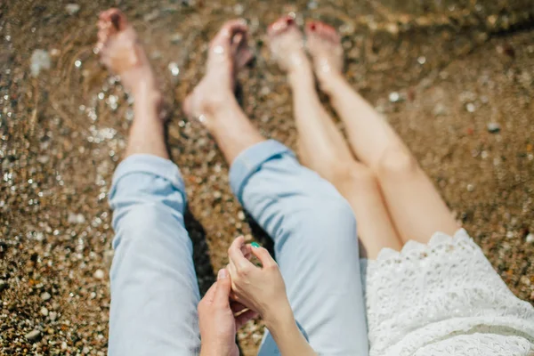 Couple travel beach resort together — Stock Photo, Image