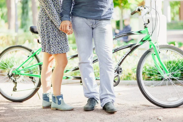 Couple with tandem bicycle — Stock Photo, Image