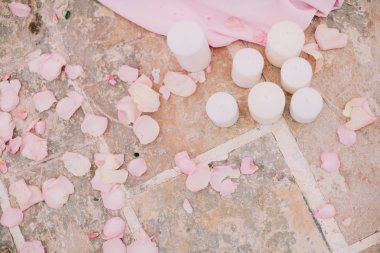 mumlarla düğün kemer dekor