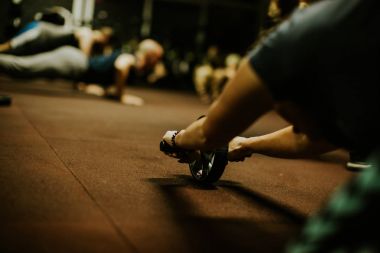 CrossFit tekerlekli Ab silindir