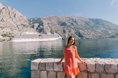 cruise line solo Gezgin kadın için.