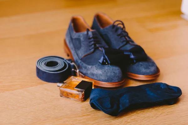 Adamın Aksesuar Koleksiyonu Düzdü Şık Ayakkabılar Kemer — Stok fotoğraf