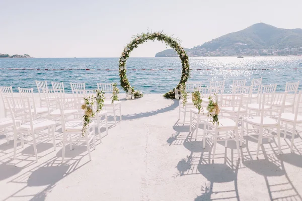 Wettbewerb Mit Meerblick Montenegro Weiße Hochzeitslocation Mit Meer Und Bergblick — Stockfoto