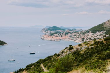 Hırvatistan 'daki Dubrovnik eski kasaba manzarası. Park Orsula 'dan Dubrovnik' i izle