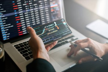 Bitcoin Fiyat Tahminleri ve Uzun vadeli Grafik Ekran Analizi. Şamdanlı BTC hisse senedi yatırım grafiği. Yarıdan sonra yükseliş hareketi. BTC fiyat öngörüsü.