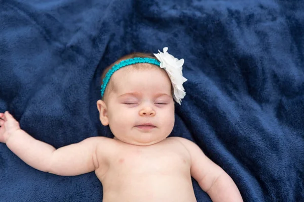 Newborn Baby Girl Outside — Stock Photo, Image