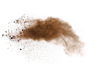 Siyah arkaplanda kahverengi toz patlaması.