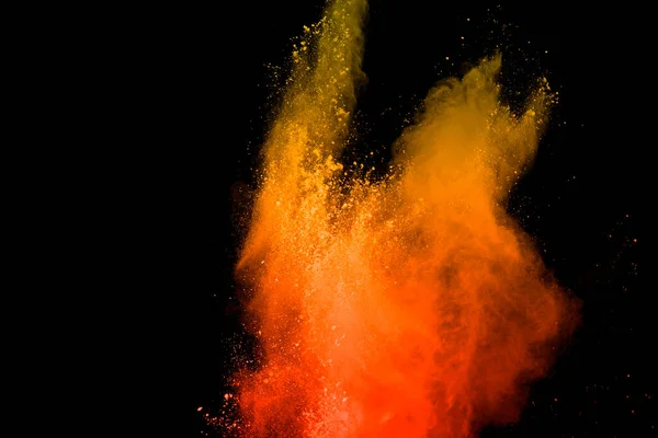 Explosión Polvo Naranja Aislado Sobre Fondo Negro Salpicadura Polvo Color — Foto de Stock