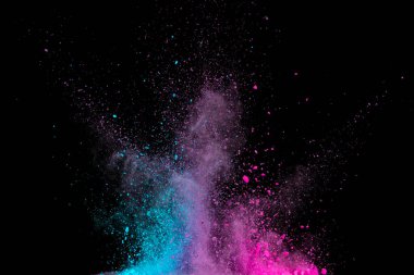 Siyah arka planda renkli barut patlaması. Renkli bulut. Renkli toz patlar. Boya Holi.