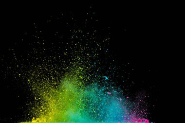 Renkli barut patlaması. Arka planda soyut yakın çekim tozu. Renkli bir patlama. Boya evi.