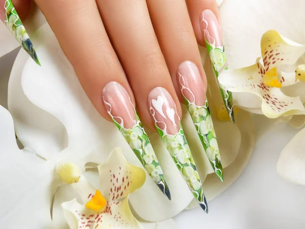 Art nail floral design. — Stock Photo, Image