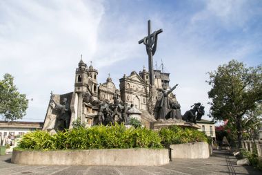Monument to Magellan, Lapu-Lapu, Risal and all historical figures. clipart