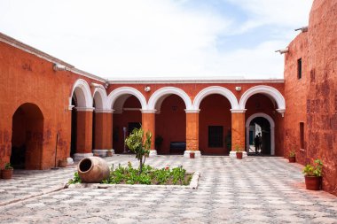 Saint Catalina, Arequipa, Peru 'daki Kızıl Avlu Manastırı