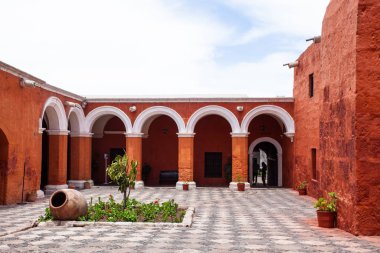 Saint Catalina, Arequipa, Peru 'daki Kızıl Avlu Manastırı