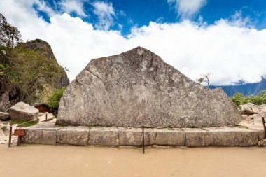 Kaya Sagrada 'nın kutsal taşı, Machu Picchu, Peru.