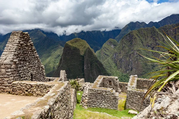 Zdi starobylého města Machu Picchu, Peru. — Stock fotografie