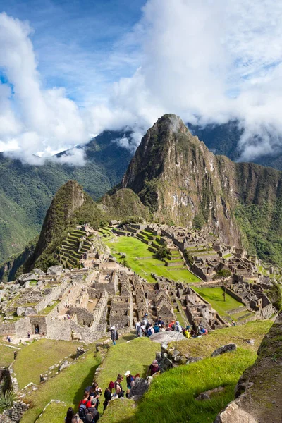 Ancient city of Machu Picchu. Vertical. 2019-11-28 Peru, Cusco. — Stock Photo, Image