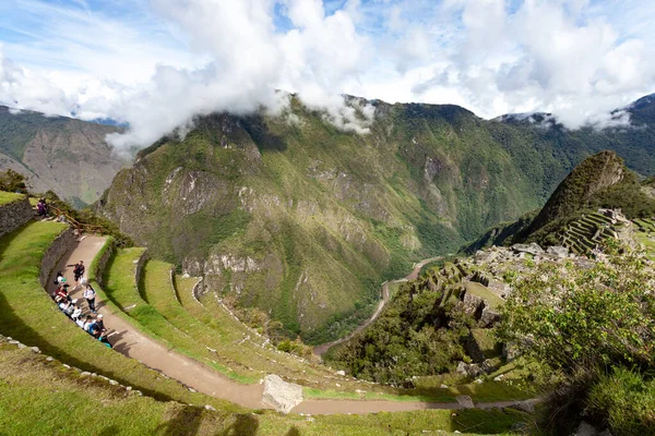 Terasy ve starobylém městě Machu Picchu. 2019-11-28 Peru, Cusco. — Stock fotografie