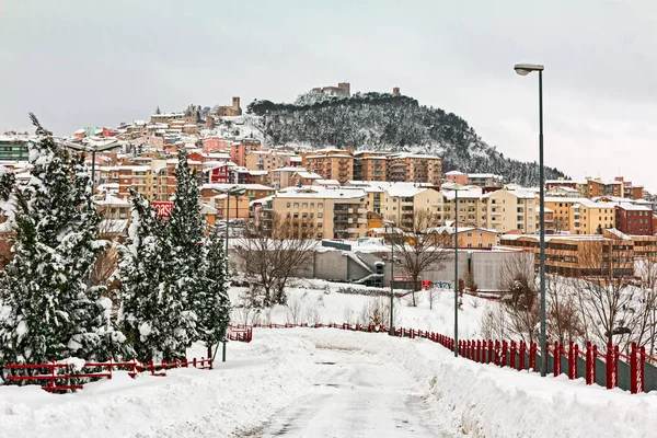 Un paesaggio innevato — Foto Stock