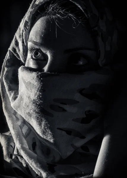 Kvinne med burka stockfoto