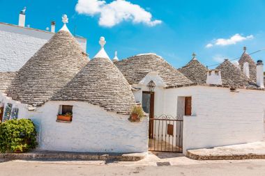 Alberobello trulli girişi