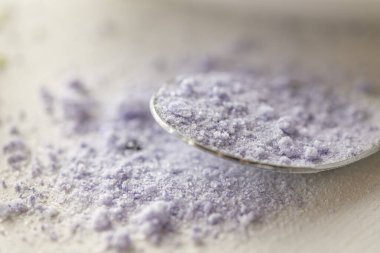  Taze çiçekleri kapatın viyola viyola kokulu viyola viyola viyola viyola leylak şeker kristalleriyle