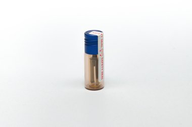 Beyaz bir arka plan üzerinde Diş implantları