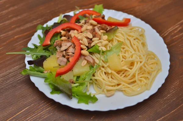 Lekker Smakelijke Klassieke Italiaanse Pasta Spaghetti Met Tomatensaus Kaas Een Stockfoto