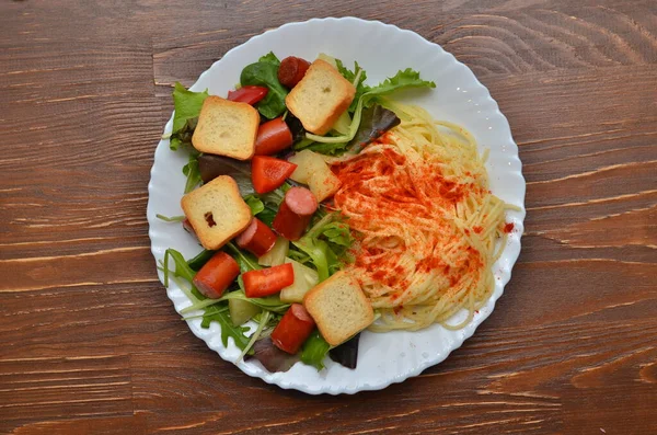Lekker Smakelijke Klassieke Italiaanse Pasta Spaghetti Met Tomatensaus Kaas Een Rechtenvrije Stockfoto's