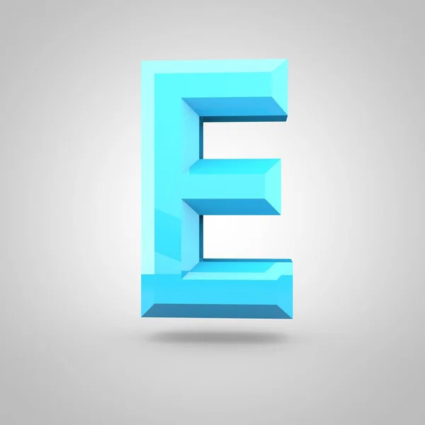 Blauwe lage poly alfabet letter E hoofdletters geïsoleerd op witte achtergrond. — Stockfoto