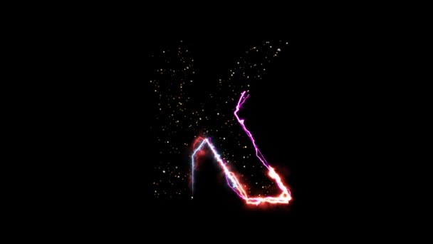 Letra de fuego caliente eléctrica K revelar con partículas de luz brillante sobre fondo negro — Vídeos de Stock