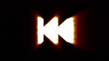 Parlak ateş geri atlama simgesi ortalarda uç rgb spektrum renkleri ile titreşir.