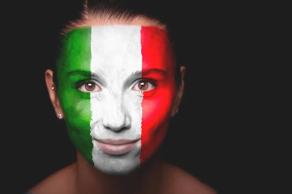 Портрет Жінки Прапором Італії — стокове фото