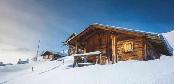 Sviçre Deki Kışlık Dağ Manzarası Ahşap Kiraz Taze Toz Karla — Stok fotoğraf