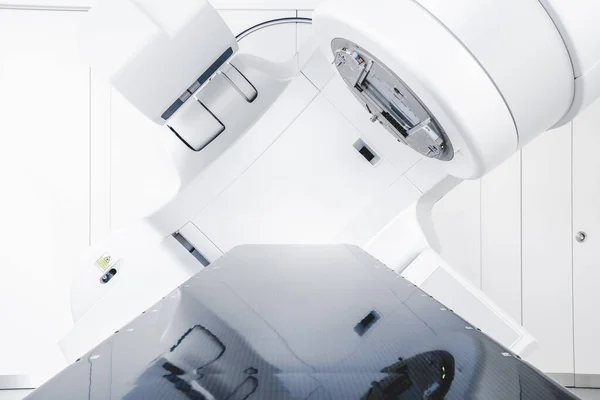 Cancer Therapy Advanced Medical Linear Accelerator Therapeutic Oncology — Stock Photo, Image