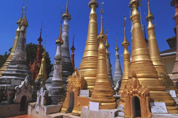 Algunas Las 1054 Pagodas Del Bosque Pagoda Indein Lago Inle —  Fotos de Stock
