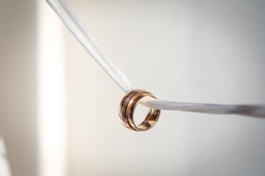 Alyans beyaz ip yakın Tarih