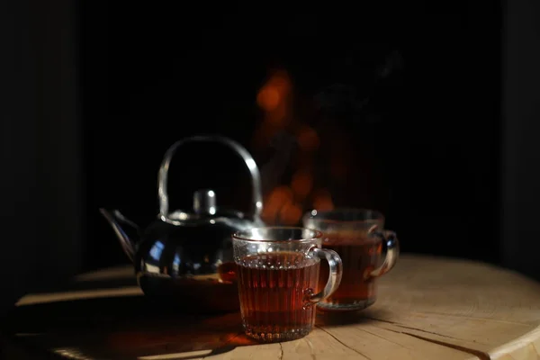 Çaydanlık ve çay.
