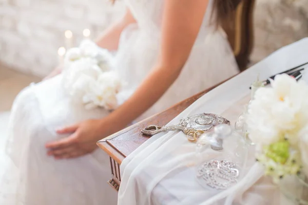 Braut an einem Hochzeitstag — Stockfoto