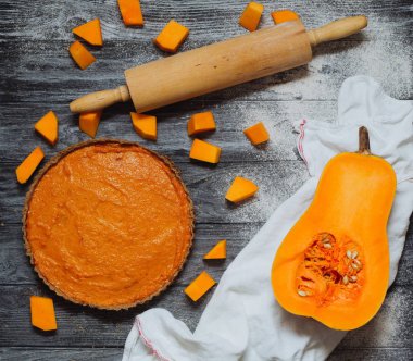 Kabak pasta ve Balkabagi bir havlu üzerinde